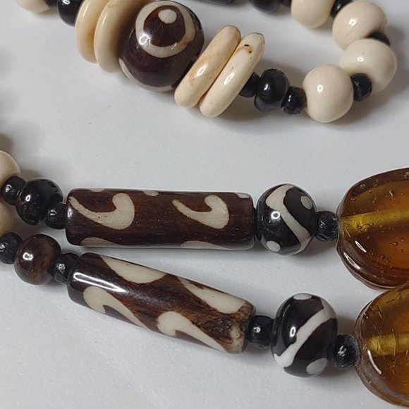Heavy Decorative Glass And Bone Bead Necklace - Picture 5 of 15